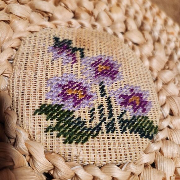Vintage Handwoven Trivet With Needlepoint Floral Design Set Of 2 9.5-Inch Diamet - Picture 3 of 6
